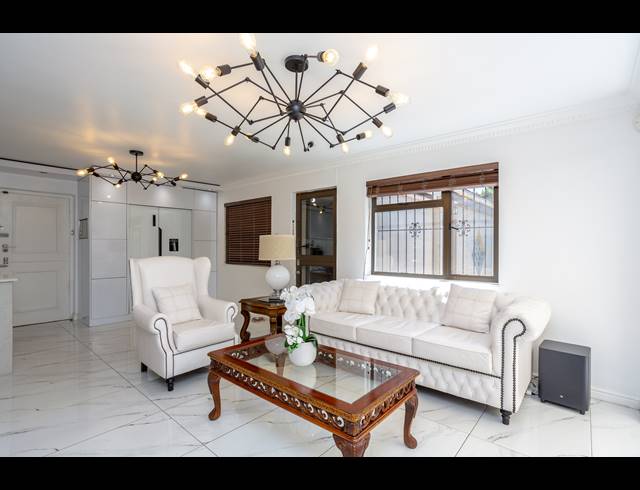 3 BEDROOM FREEHOLD SOLD IN PINELANDS